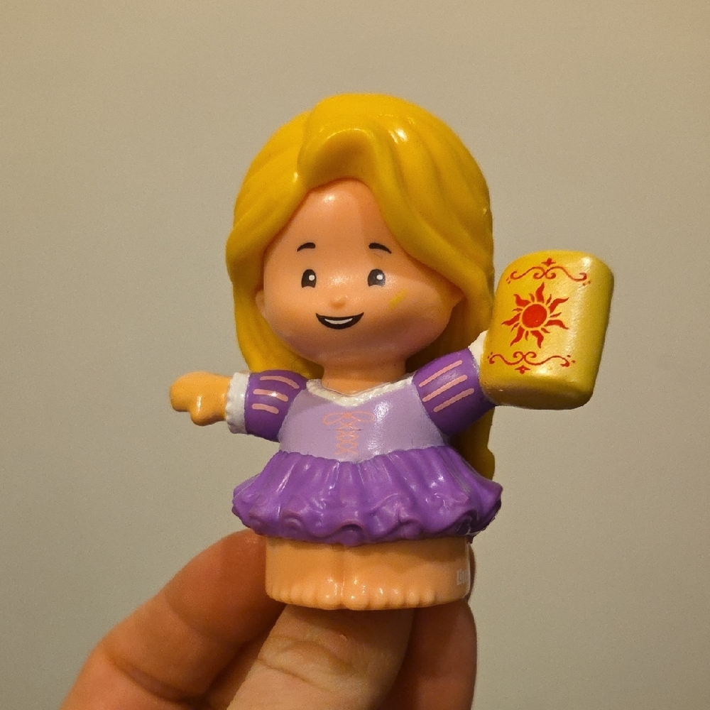Little People Disney Princess Talker Rapunzel Figurine - Picture 3 of 8